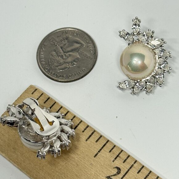 Nolan Miller Vintage Glamour Collection Faux Pearl Rhinestone Clip Stud Earrings - Picture 4 of 6